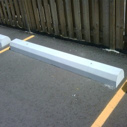 Curb 3